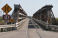 Brücke für Eisenbahn und Auto