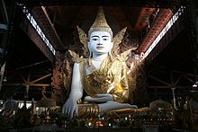 Sitting Buddha at Ngahtatgyi Paya