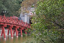 Huc Bridge am Hoan Kiem Lake