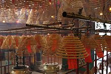 Räucherwerk im Kwun Yam Tempel
